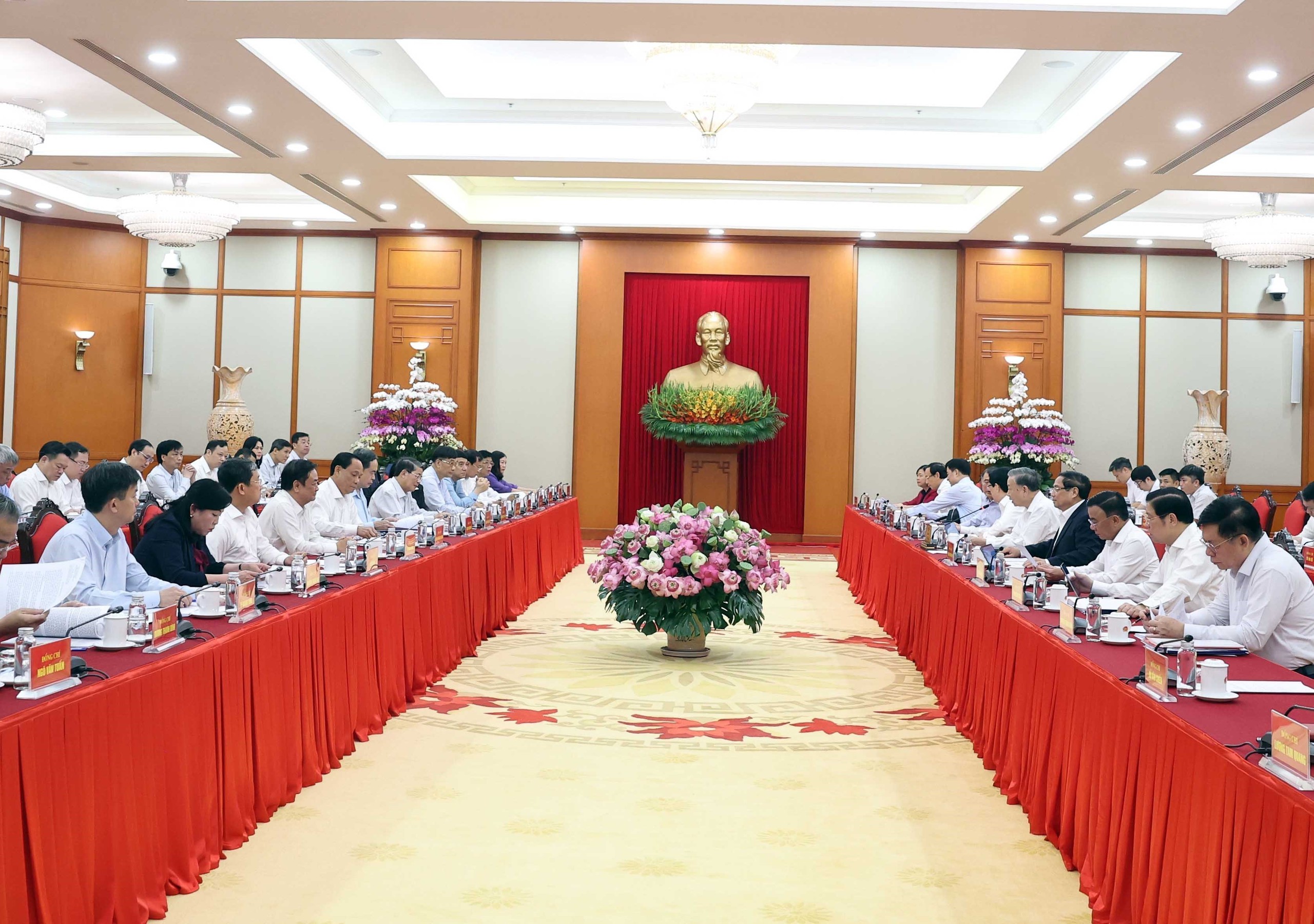 Bộ Chính trị cho ý kiến nhân …