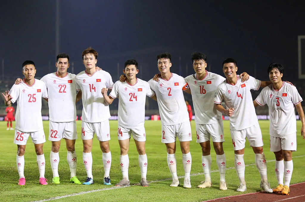 Equipe do Vietnã inicia a máquina de ataque - Foto 1. Đội tuyển Việt Nam khởi động cỗ máy tấn công- Ảnh 1.