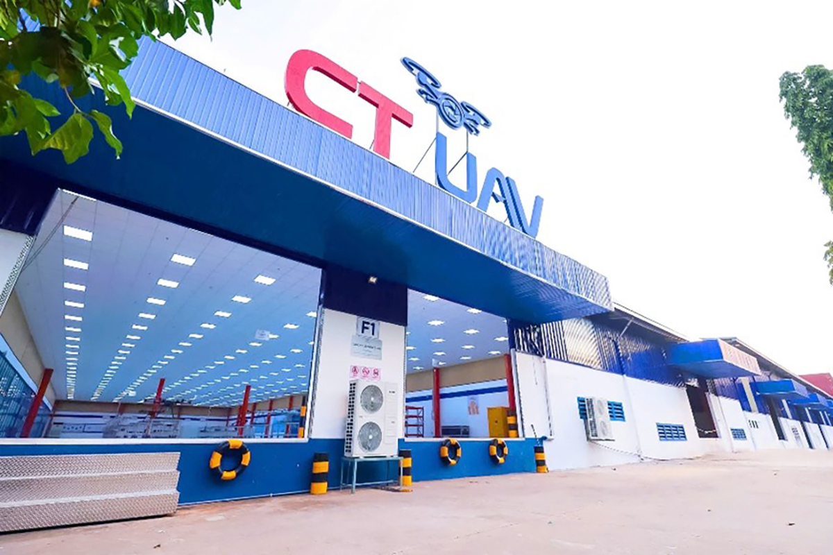 CT UAV - ‘Sốc’ với nhà máy đúc composite tự tiến hóa- Ảnh 2.
