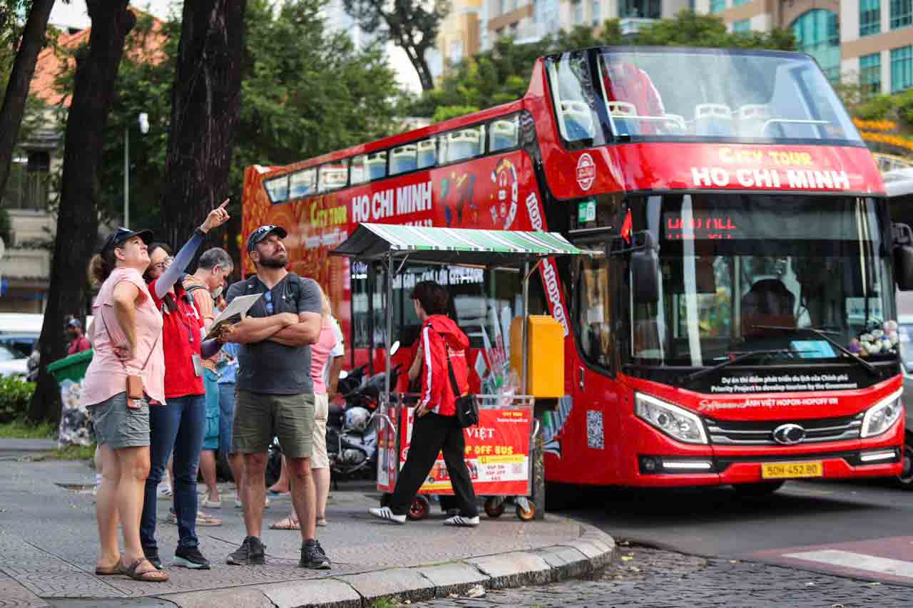 Nhộn nhịp khách quốc tế ở trung tâm TP.HCM- Ảnh 2.