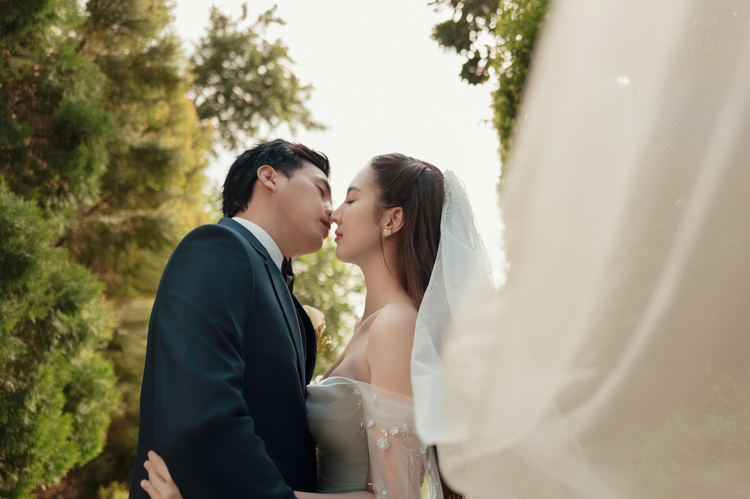 Hồ Quang Hiếu và Tuệ Như: Bộ ảnh cưới lãng mạn trước thềm hôn lễ - Ảnh 8.