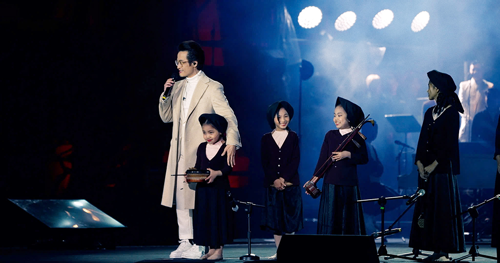 Ha Anh Tuan a Ha Le Diem se zúčastnily festivalu evropsko-vietnamských dokumentárních filmů – foto 1. Hà Anh Tuấn, Hà Lệ Diễm góp mặt tại LHP Tài liệu châu Âu - Việt Nam- Ảnh 1.