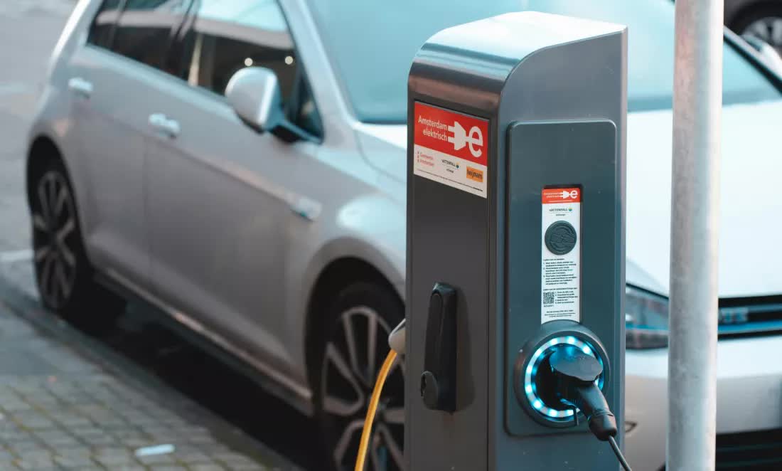 Trung Quốc tạo ra pin xe điện chạy 1.000.000 km, sạc trong vài phút - Ảnh 1.