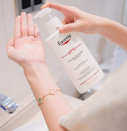 Top 10 sữa rửa mặt cho da &lsquo;căng mọng&rsquo; m&agrave; vẫn sạch s&acirc;u ngừa mụn - Ảnh 11.