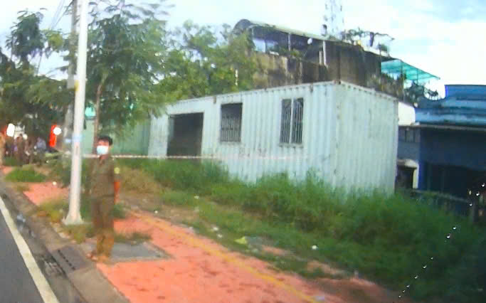 Phát hiện người phụ nữ tử vong trong container bỏ hoang ở TP.HCM- Ảnh 1.