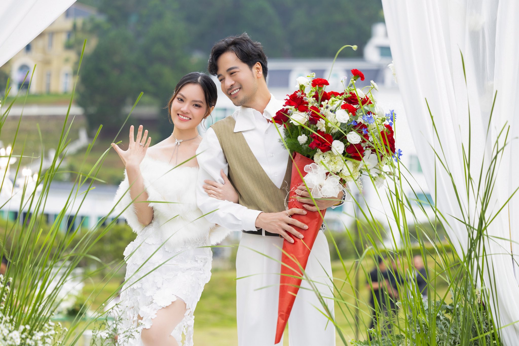 Đoàn Minh Tài cầu hôn bạn gái bác sĩ - Ảnh 1.