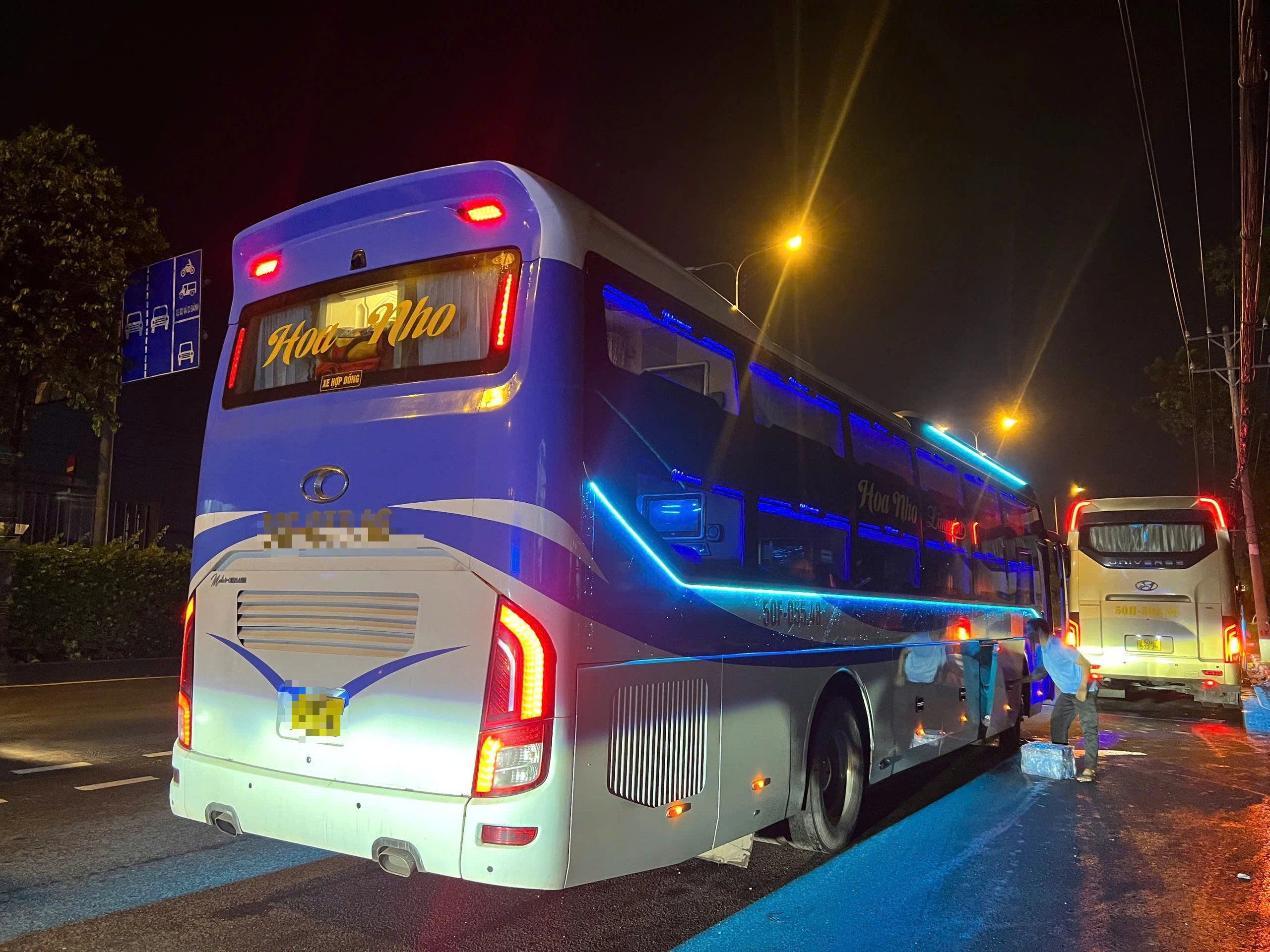 Xe khách vi phạm tràn lan ở cửa ngõ phía đông TP.HCM- Ảnh 11. Xe khách vi phạm tràn lan ở cửa ngõ phía đông TP.HCM- Ảnh 11.