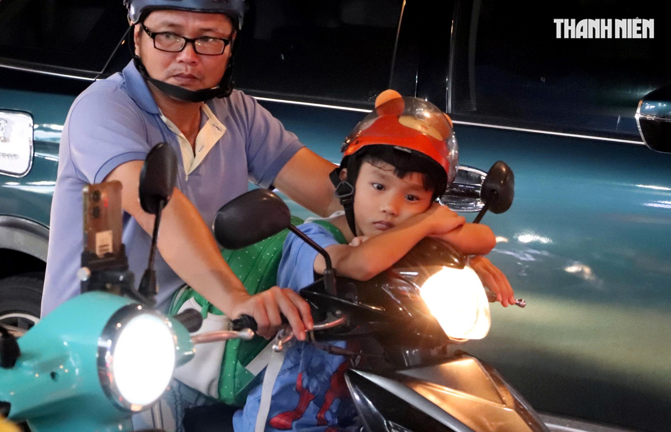 Người xe chen chúc trong nút thắt cổ chai ở khu Nam TP.HCM- Ảnh 9.