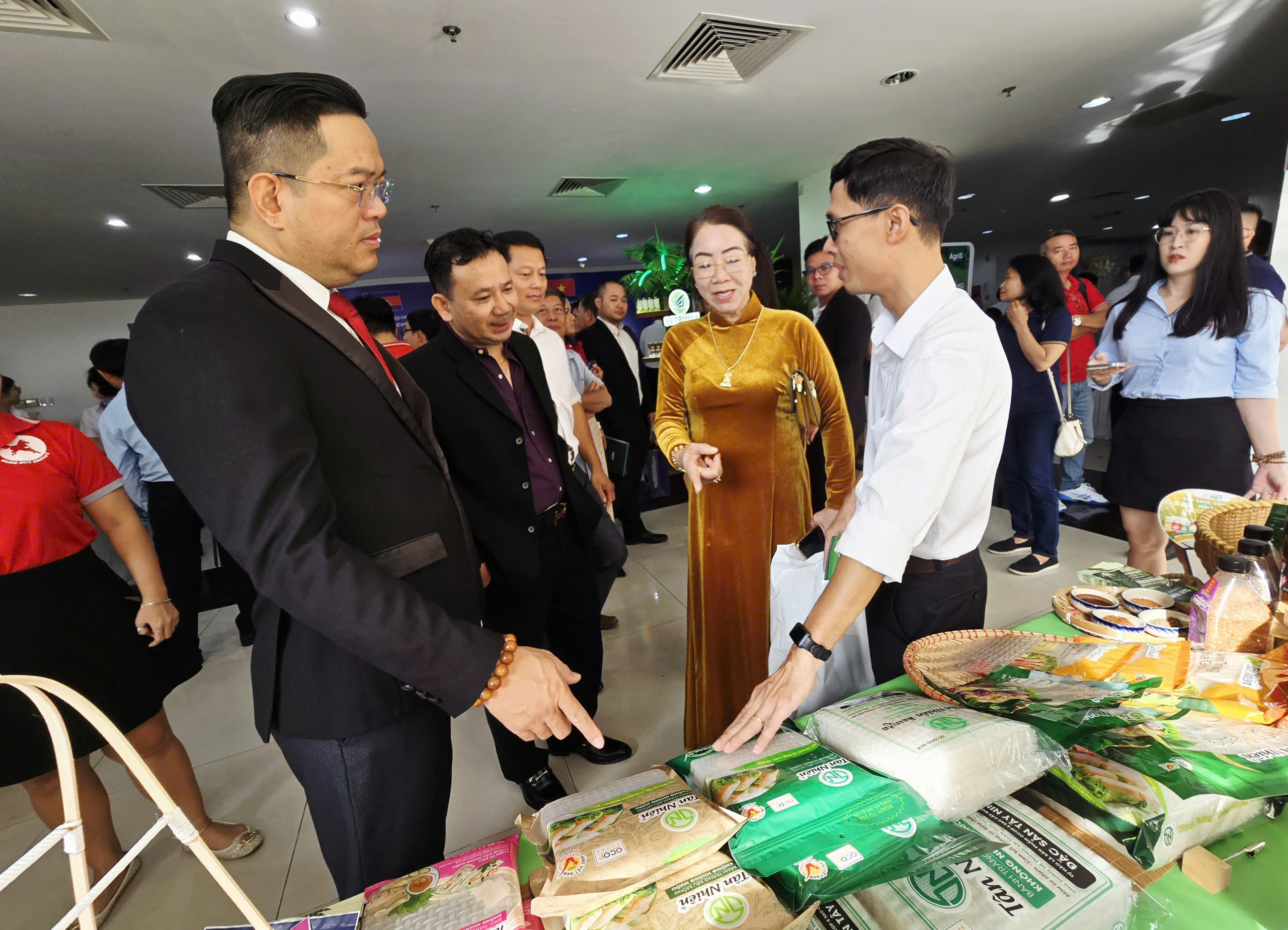 Kết nối doanh nghiệp Việt Nam - Campuchia với mục tiêu giao thương 20 tỉ USD- Ảnh 3.