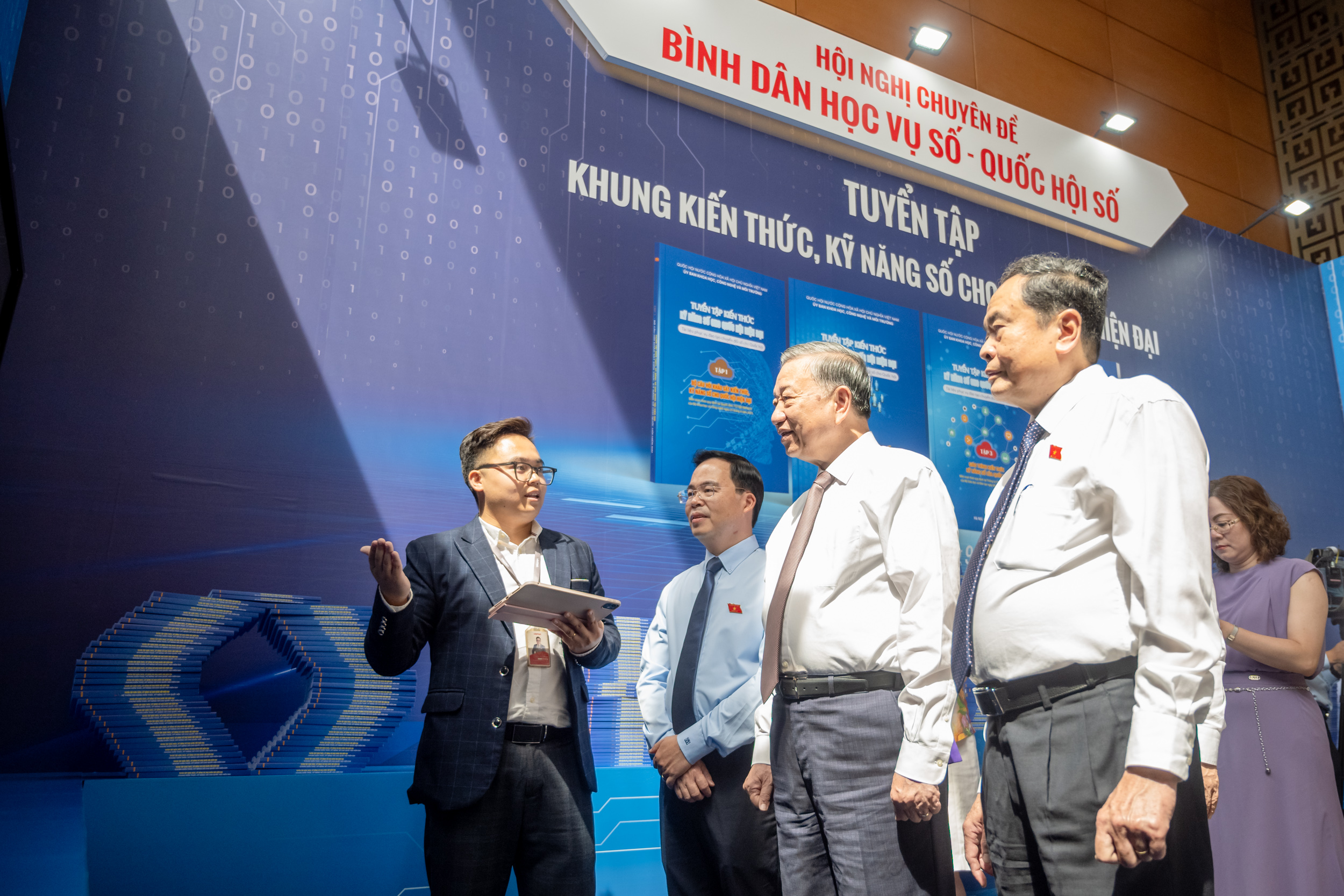 Chủ tịch Quốc hội: Trợ lý ảo AI giúp Quốc hội thông qua số lượng lớn luật- Ảnh 1. Chủ tịch Quốc hội: Trợ lý ảo AI giúp Quốc hội thông qua số lượng lớn luật- Ảnh 1.