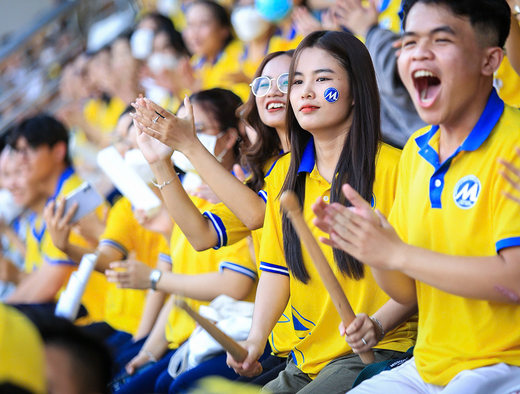 Đồng phục sinh viên: Một phần trong bộ nhận diện của trường - Ảnh 1.