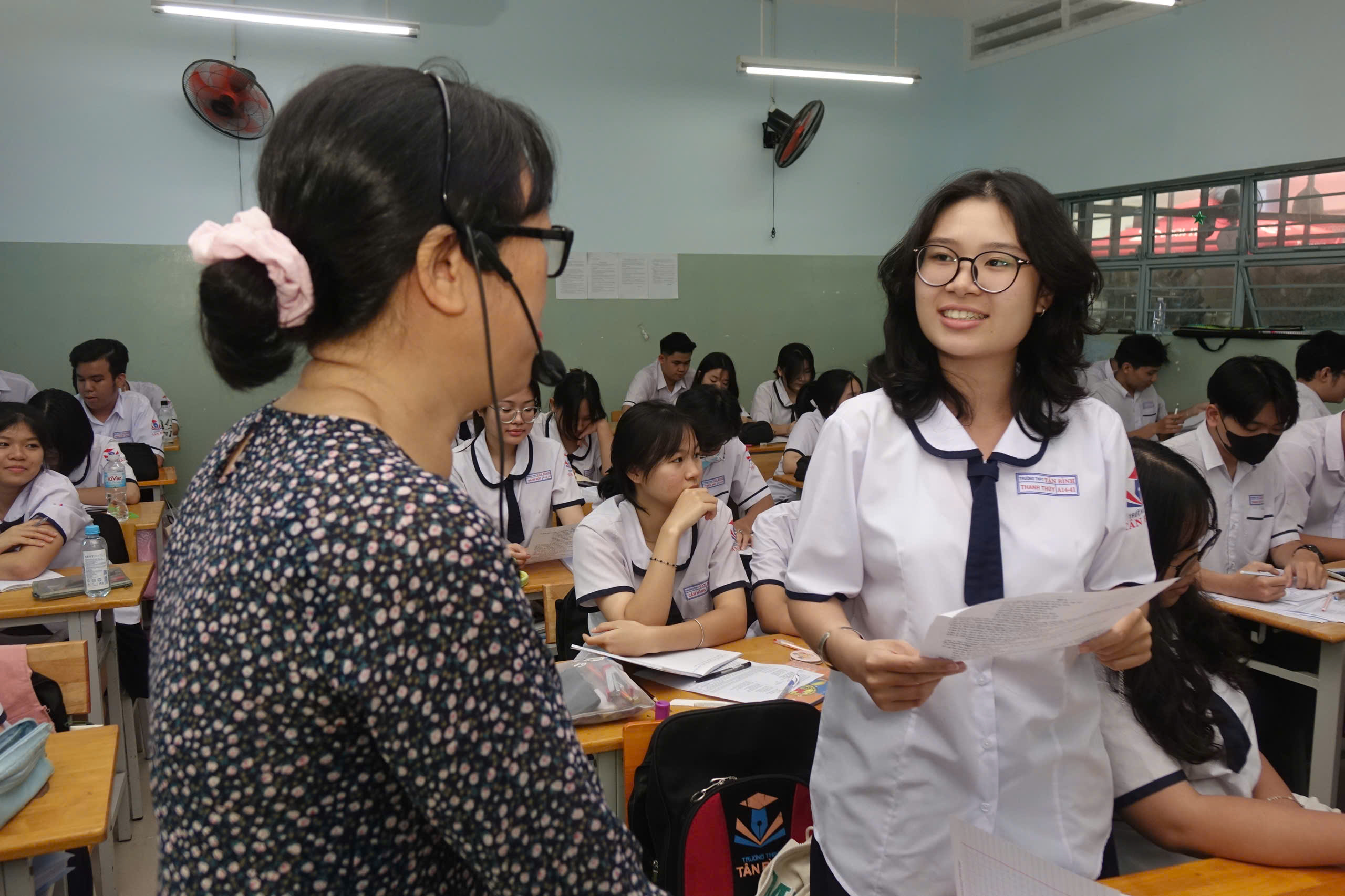 Thiếu giáo viên nhưng nhiều địa phương vẫn chờ hướng dẫn - Ảnh 2.