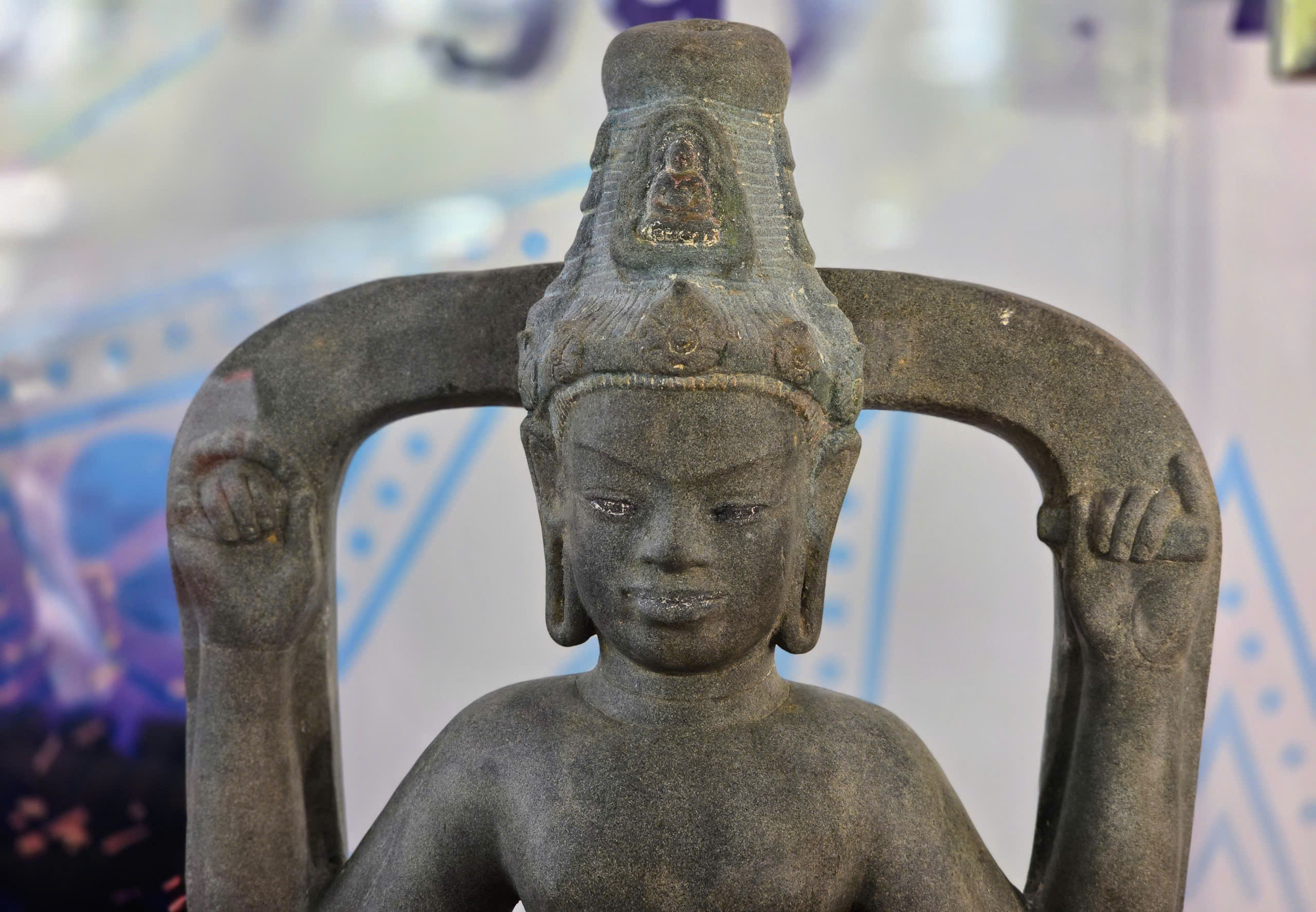 Close-up patung Avalokitesvara di Bac Binh yang diakui sebagai harta nasional - Foto 4. Cận cảnh tượng Avalokitesvara Bắc Bình được công nhận bảo vật quốc gia- Ảnh 4.