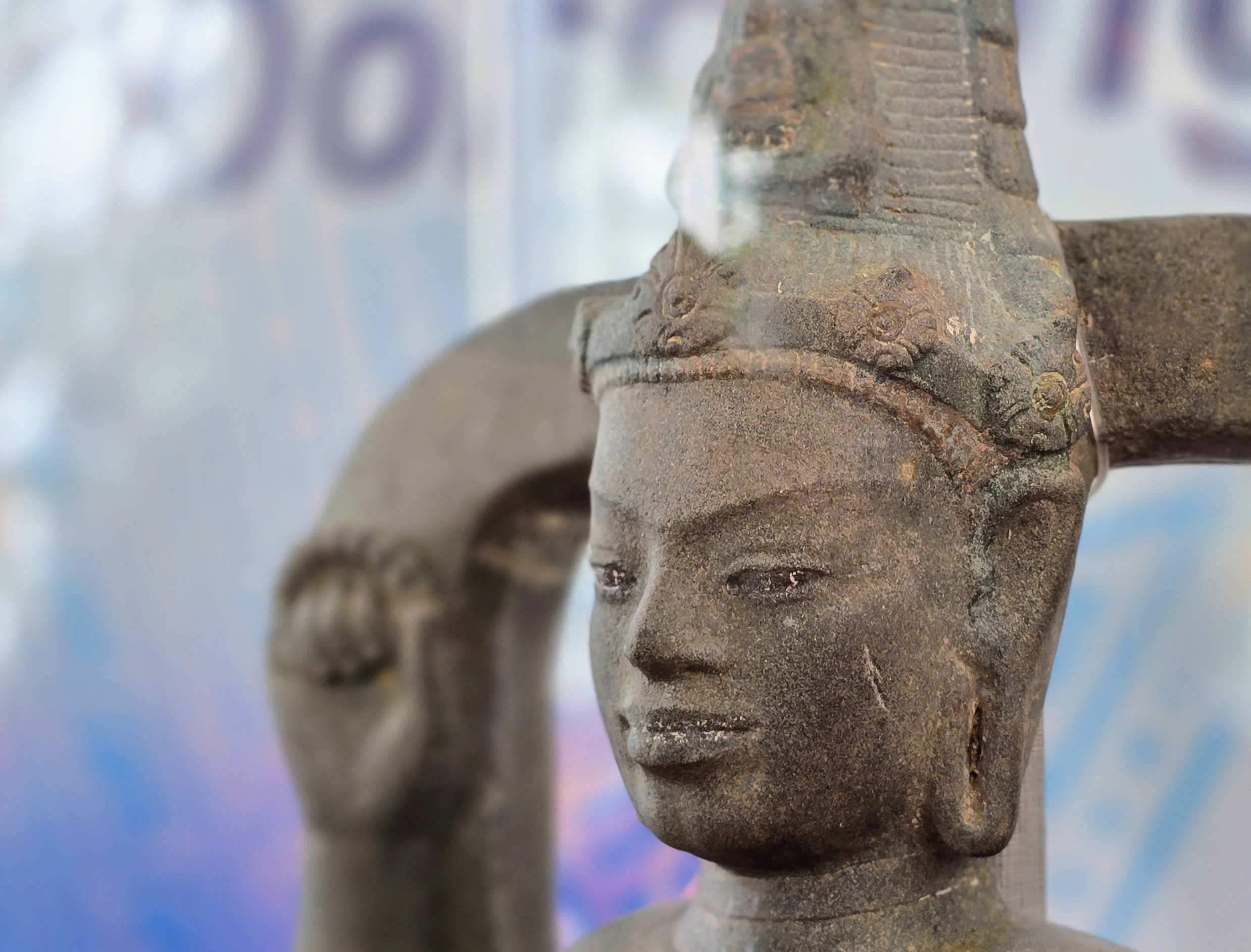 Close-up patung Avalokitesvara di Bac Binh yang diakui sebagai harta nasional - Foto 5. Cận cảnh tượng Avalokitesvara Bắc Bình được công nhận bảo vật quốc gia- Ảnh 5.