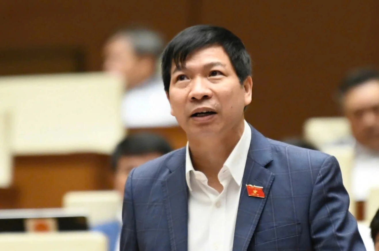 Tạm đình chỉ đại biểu Quốc hội nguyên Giám đốc Sở GD-ĐT Thanh Hóa Trần Văn Thức - Ảnh 1.