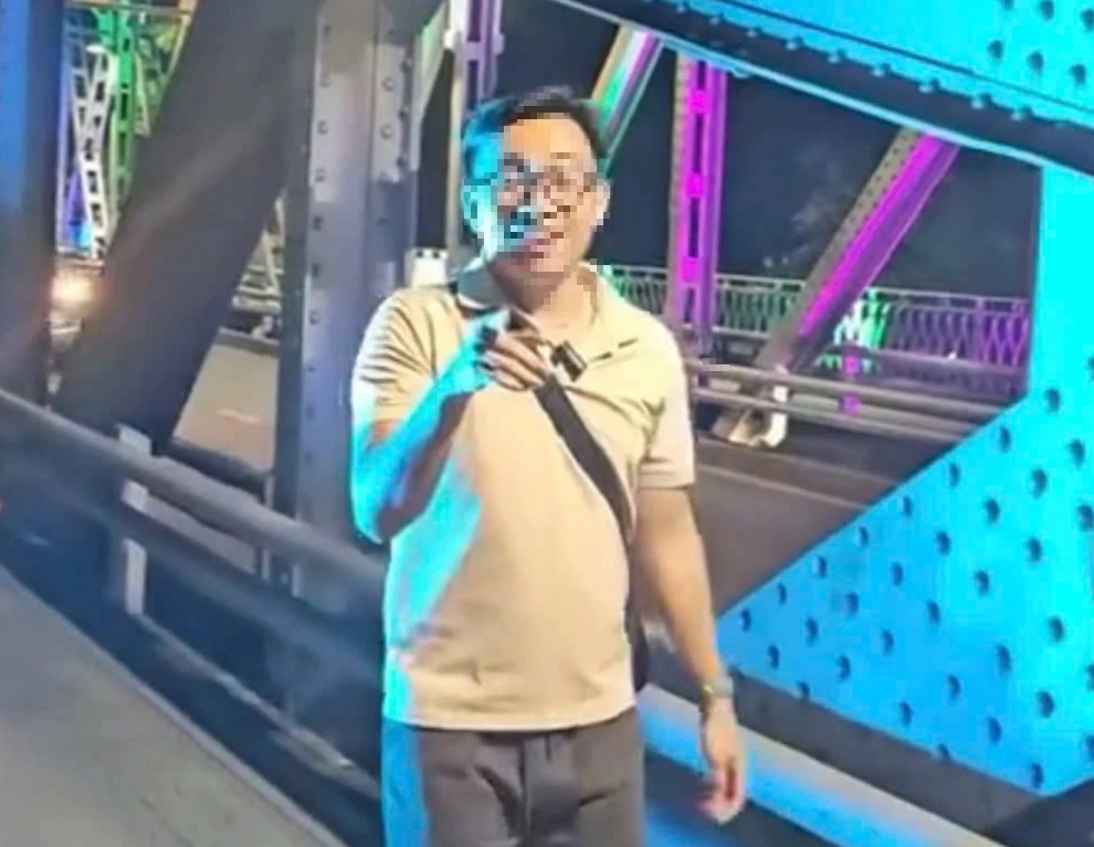 ພິຈາລະນາການຈັດການຊາຍຫນຸ່ມຜູ້ທີ່ໄດ້ລົງຄລິບສາບານແລະ 'badmouthing' ເດັກຍິງ Hue - ຮູບທີ 1. Xem xét xử lý thanh niên đăng clip chửi thề ‘nói xấu’ con gái Huế- Ảnh 1.