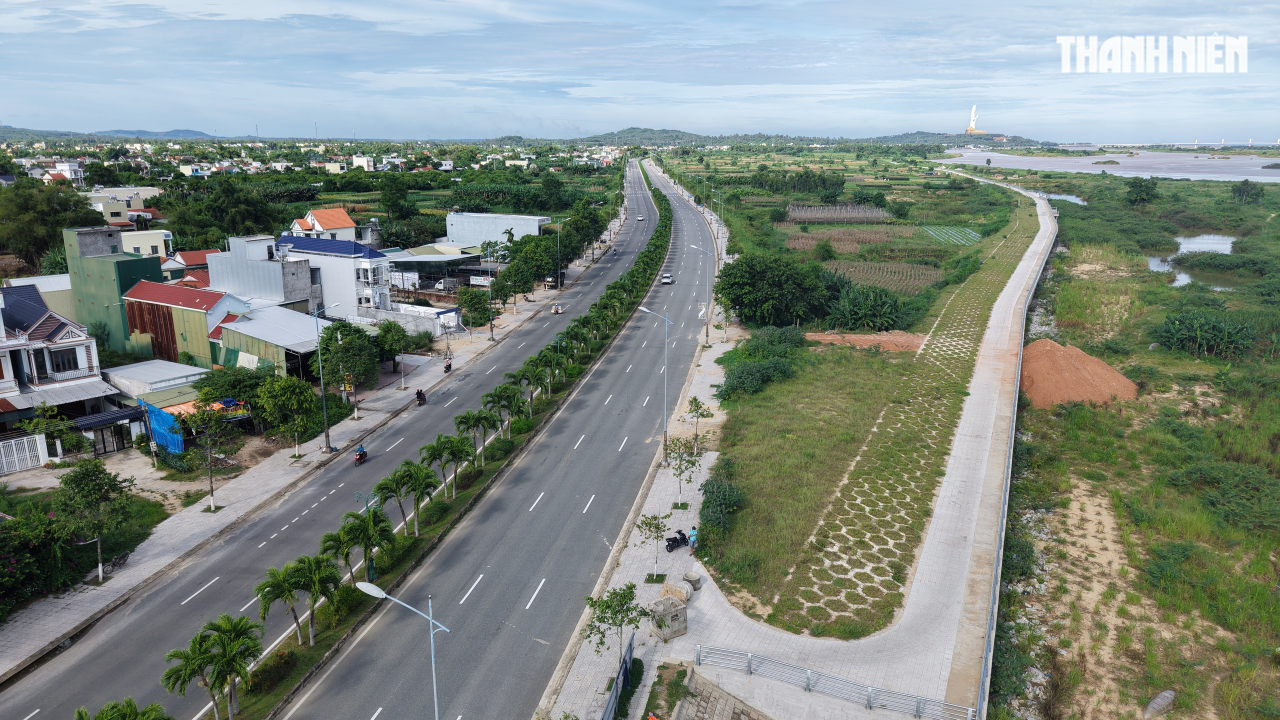 Quảng Ngãi triển khai dự án xây dựng bảng giá đất lần đầu, áp dụng từ 1.1.2026 - Ảnh 1.