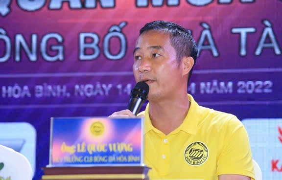 CLB Phú Thọ bất ngờ thay toàn bộ ê kíp BHL: HLV Lê Quốc Vượng ngồi ghế nóng- Ảnh 1. CLB Phú Thọ bất ngờ thay toàn bộ ê kíp BHL: HLV Lê Quốc Vượng ngồi ghế nóng- Ảnh 1.