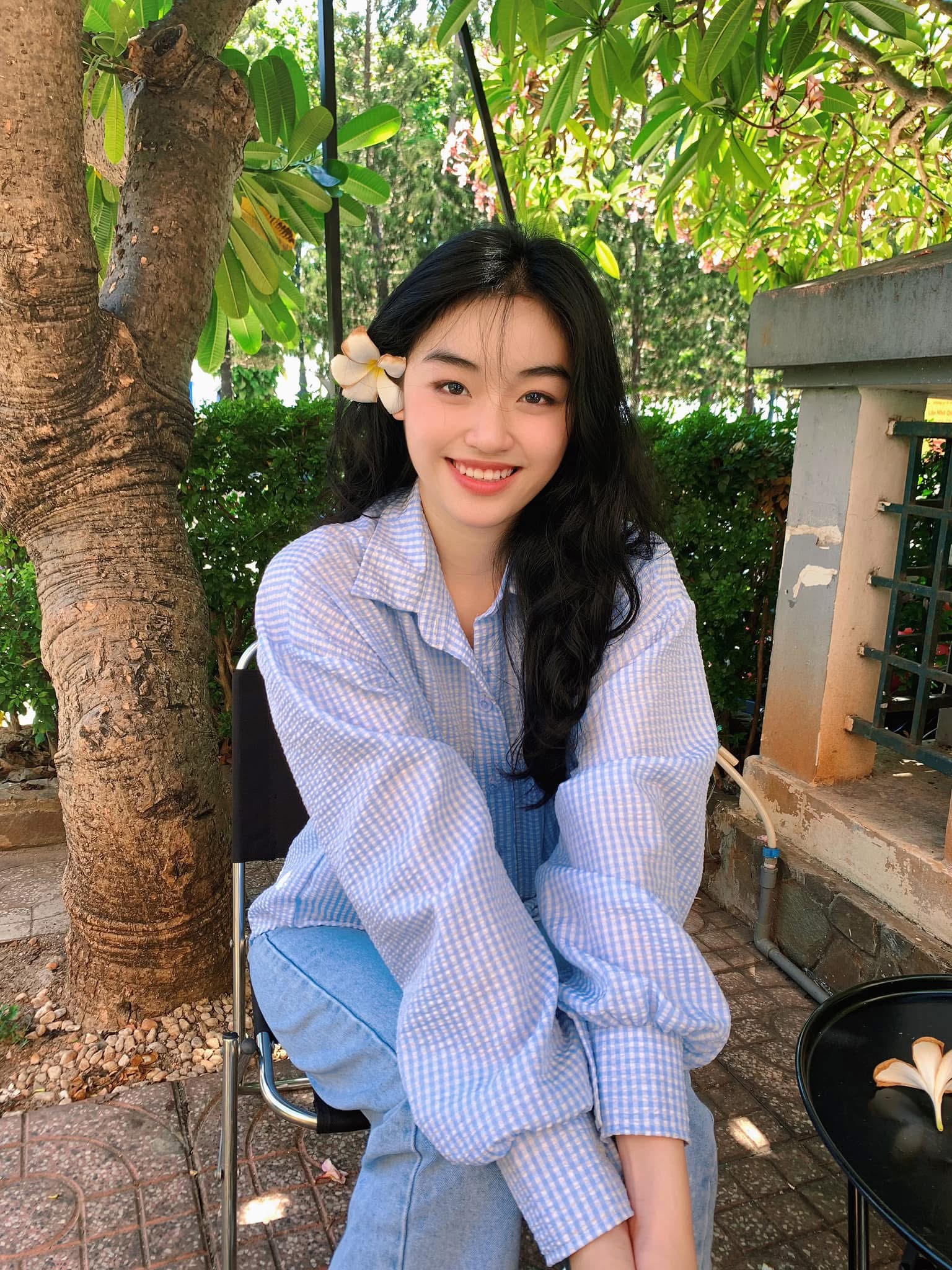 Nhan sắc đời thường của cô gái đăng quang Miss Grand Vietnam 2025 - Ảnh 9.