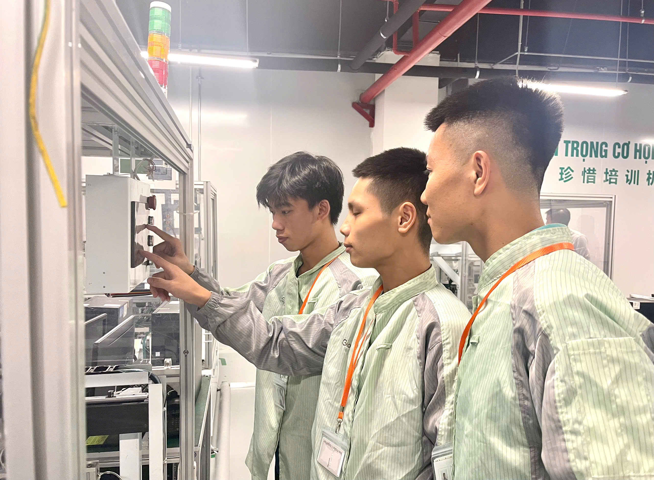 Phổ cập giáo dục phổ thông: Giải pháp trường trung học kỹ thuật - Ảnh 1.