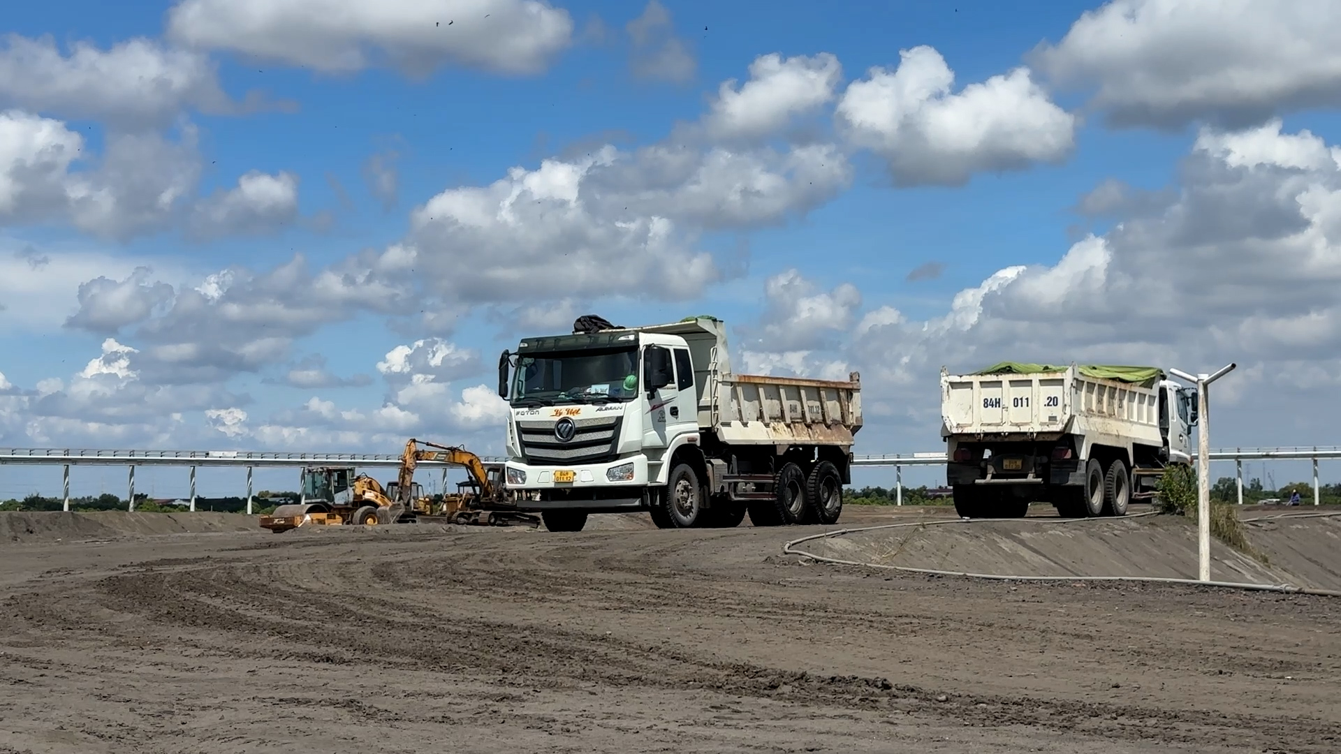 Bãi tro xỉ trở thành mỏ vật liệu triệu USD ở miền Tây- Ảnh 3. Bãi tro xỉ trở thành mỏ vật liệu triệu USD ở miền Tây- Ảnh 3.