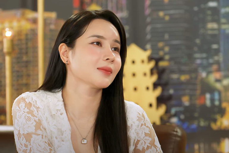 Lưu Hương Giang: Nhiều người cứ nghĩ tôi 'đập cả mặt xây lại' - Ảnh 1.
