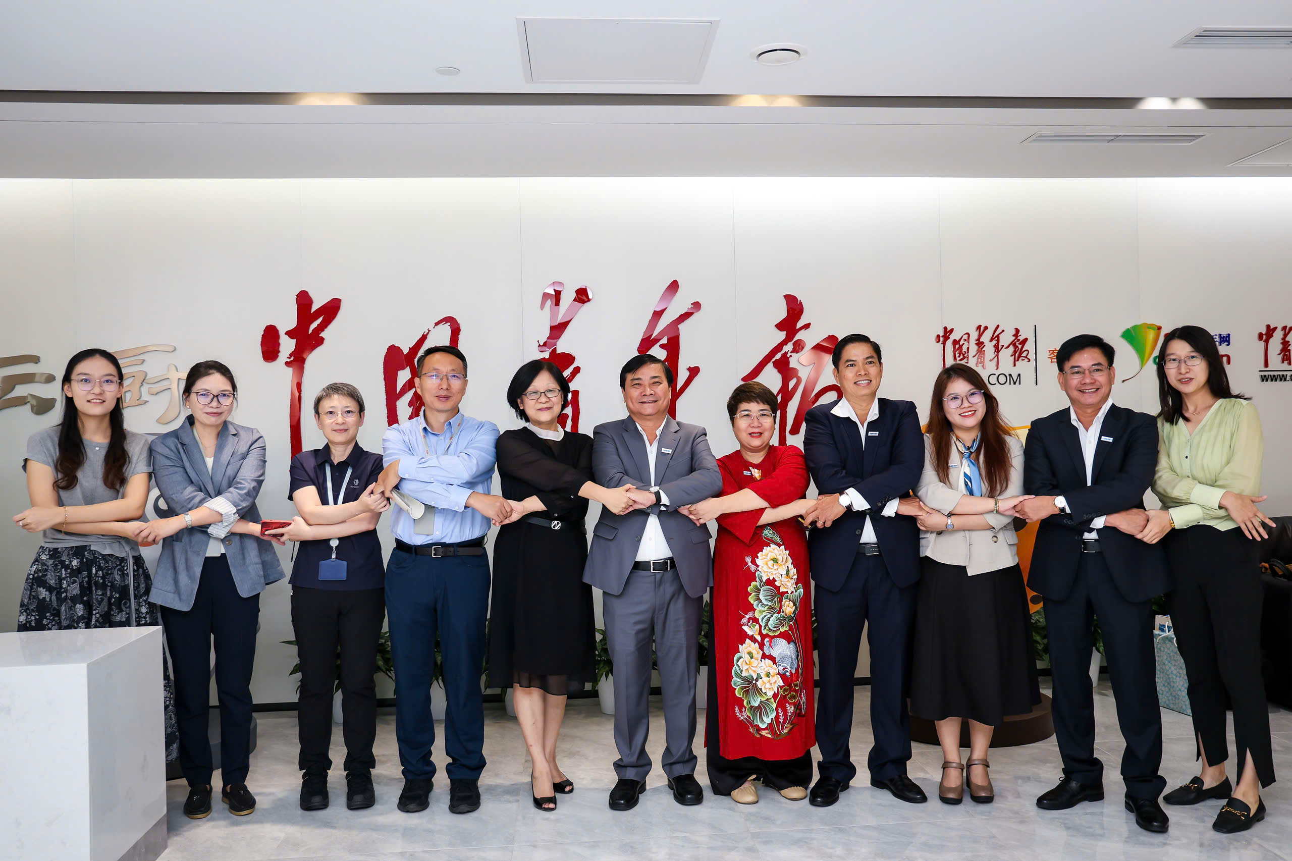 Đoàn đại biểu Báo Thanh Niên thăm và làm việc tại Bắc Kinh - Ảnh 3.