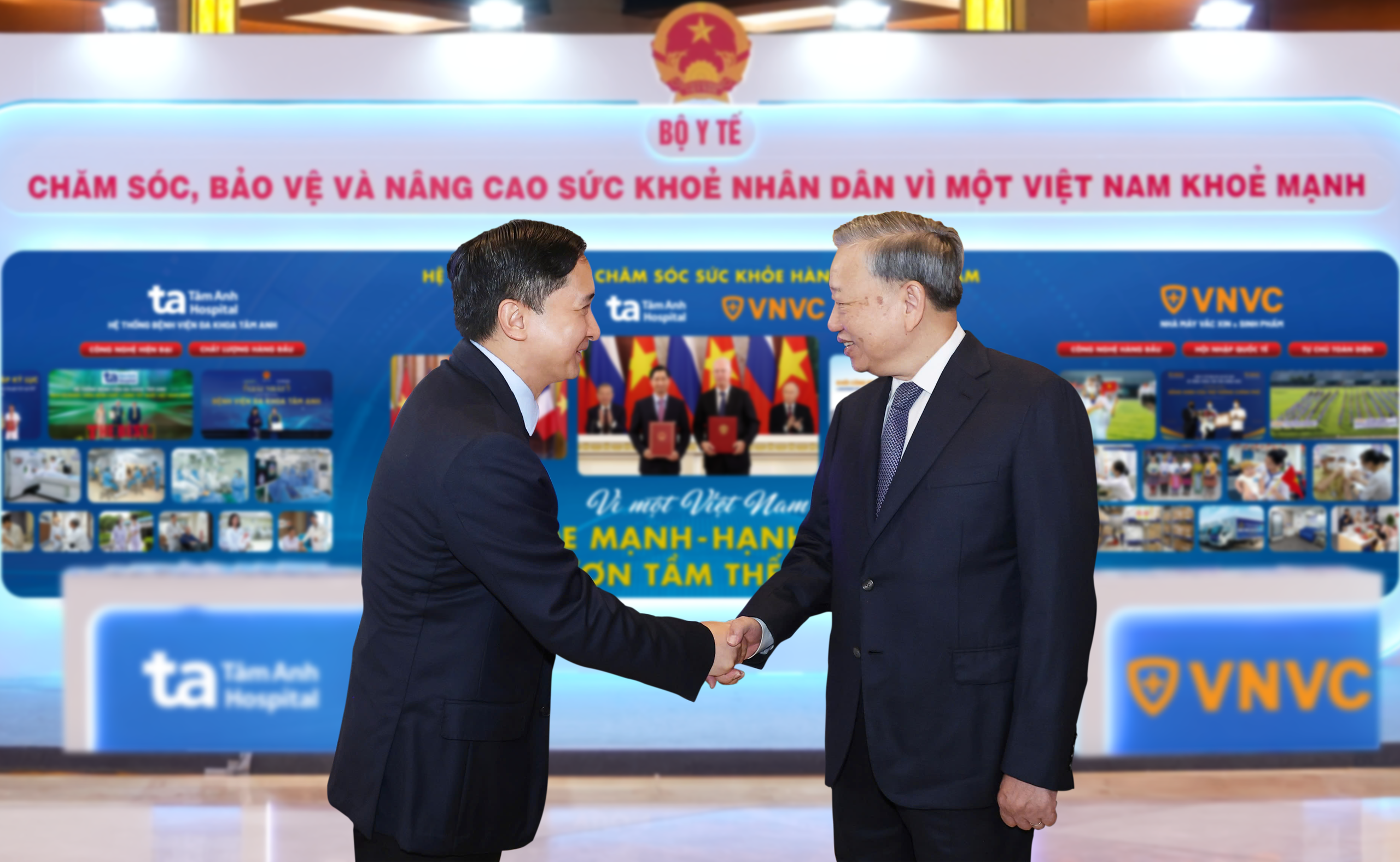 Bệnh viện Tâm Anh giới thiệu dàn robot khủng tại nhà Quốc hội  - Ảnh 2.