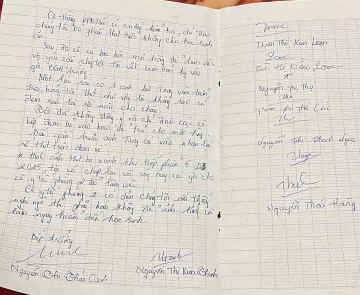 Mengaduk makanan kotor di dapur sekolah dasar di Distrik Xuan Huong - Dalat - Foto 5. Xôn xao thực phẩm bẩn vào bếp bán trú trường tiểu học ở P.Xuân Hương- Đà Lạt- Ảnh 5.