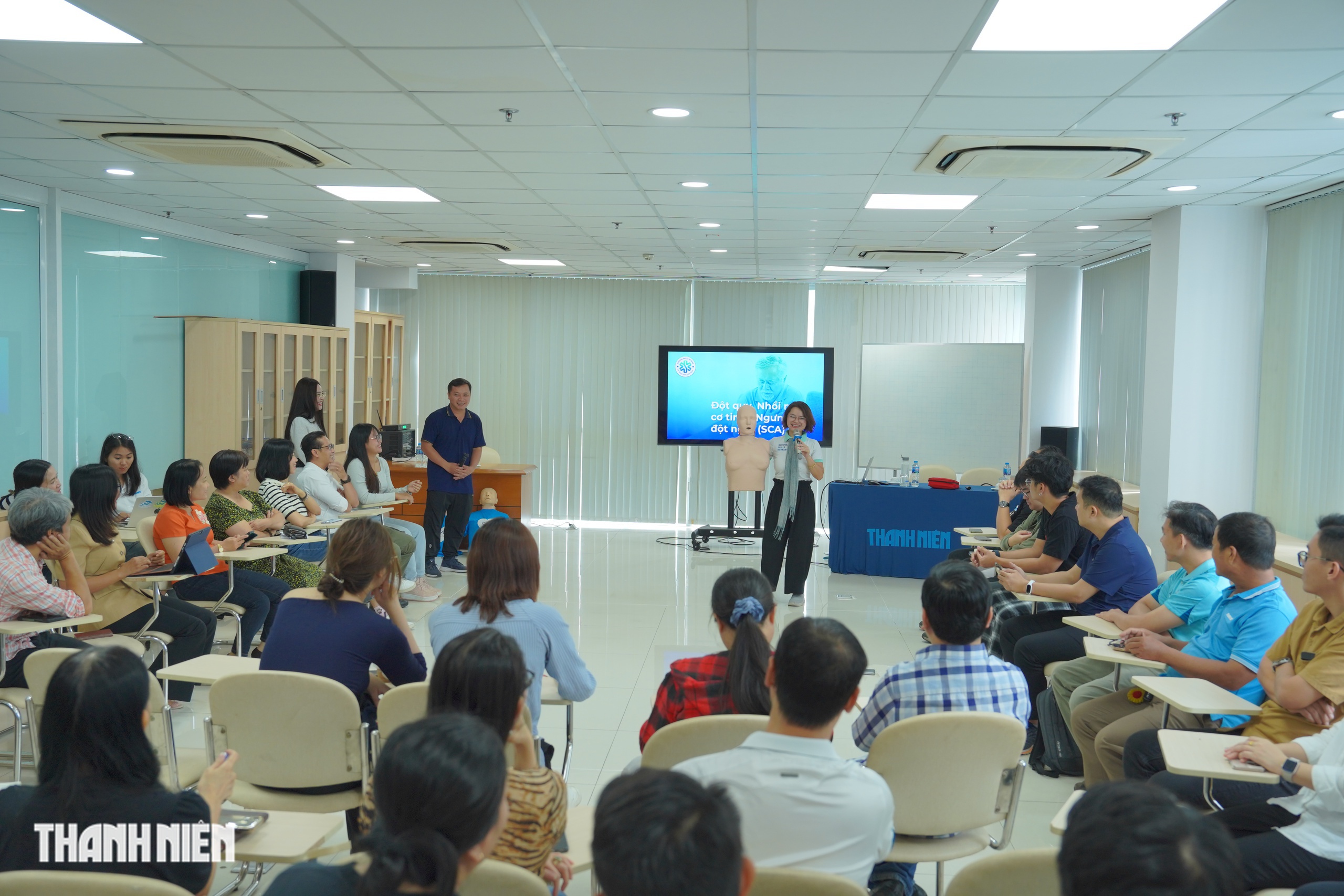 Đột quỵ, nhồi máu cơ tim, ngưng tim đột ngột khác nhau thế nào, cách sơ cấp cứu- Ảnh 1. Đột quỵ, nhồi máu cơ tim, ngưng tim đột ngột khác nhau thế nào, cách sơ cấp cứu- Ảnh 1.