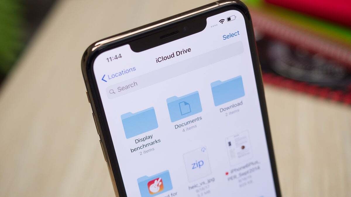 Nhiều iPhone đời cũ sắp không thể sử dụng iCloud - Ảnh 1.
