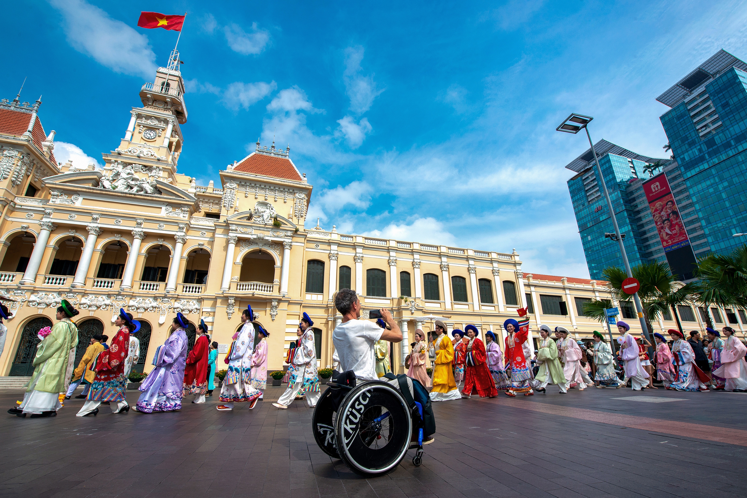Preisverleihung und Ausstellung „Neue Farben von Ho-Chi-Minh-Stadt“ – Foto 9.  Trao giải và triển lãm 'TP.HCM sắc màu mới'- Ảnh 9.