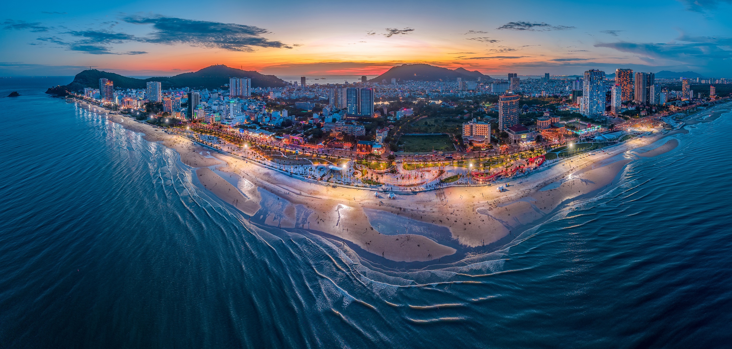 Preisverleihung und Ausstellung „Neue Farben von Ho-Chi-Minh-Stadt“ – Foto 7.  Trao giải và triển lãm 'TP.HCM sắc màu mới'- Ảnh 7.