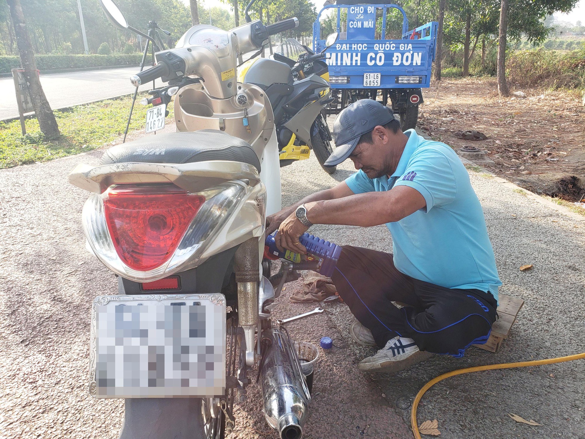 Ông Minh cô đơn không hề cô đơn giữa tấm lòng cộng đồng - Ảnh 1.