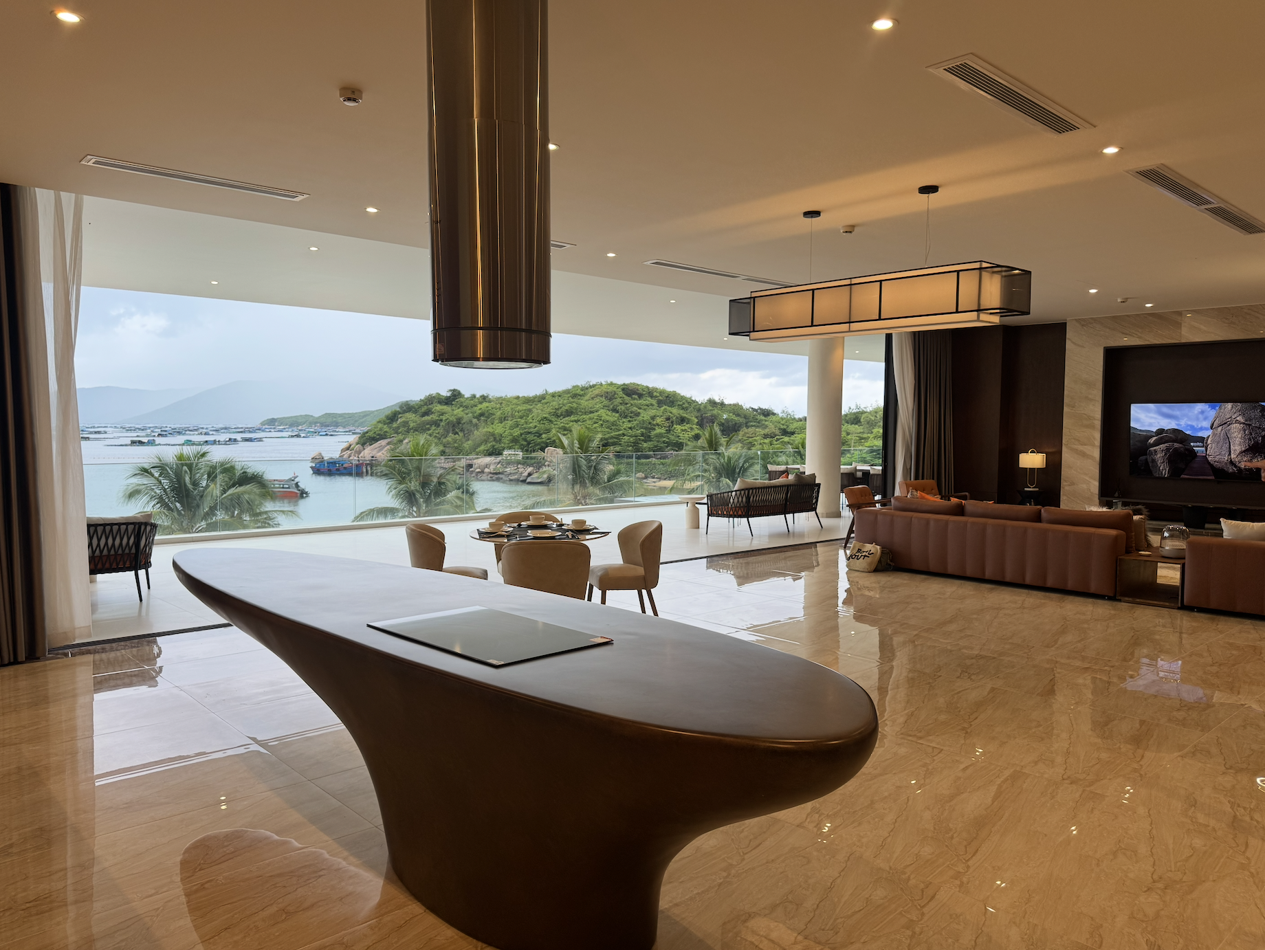Lần đầu nghỉ dưỡng ở bán đảo 650 triệu đồng/đêm tại Vịnh Vân Phong - Ảnh 8.