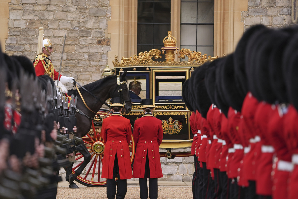 Chùm ảnh Hoàng gia Anh long trọng đón Tổng thống Trump tại Lâu đài Windsor - Ảnh 6.