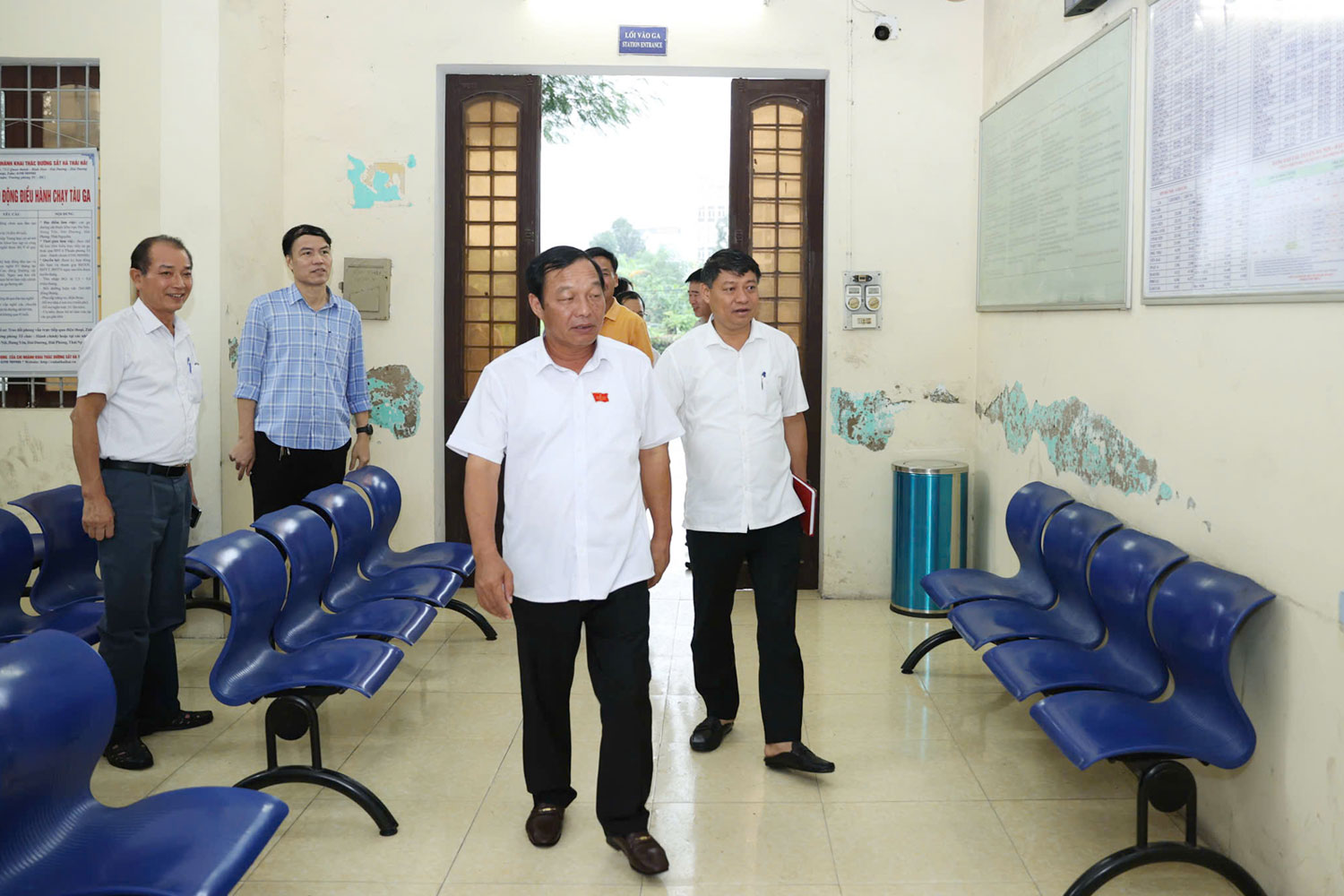 Hàng trăm cán bộ, viên chức ở Hải Phòng sẽ đi làm bằng tàu hỏa- Ảnh 1.