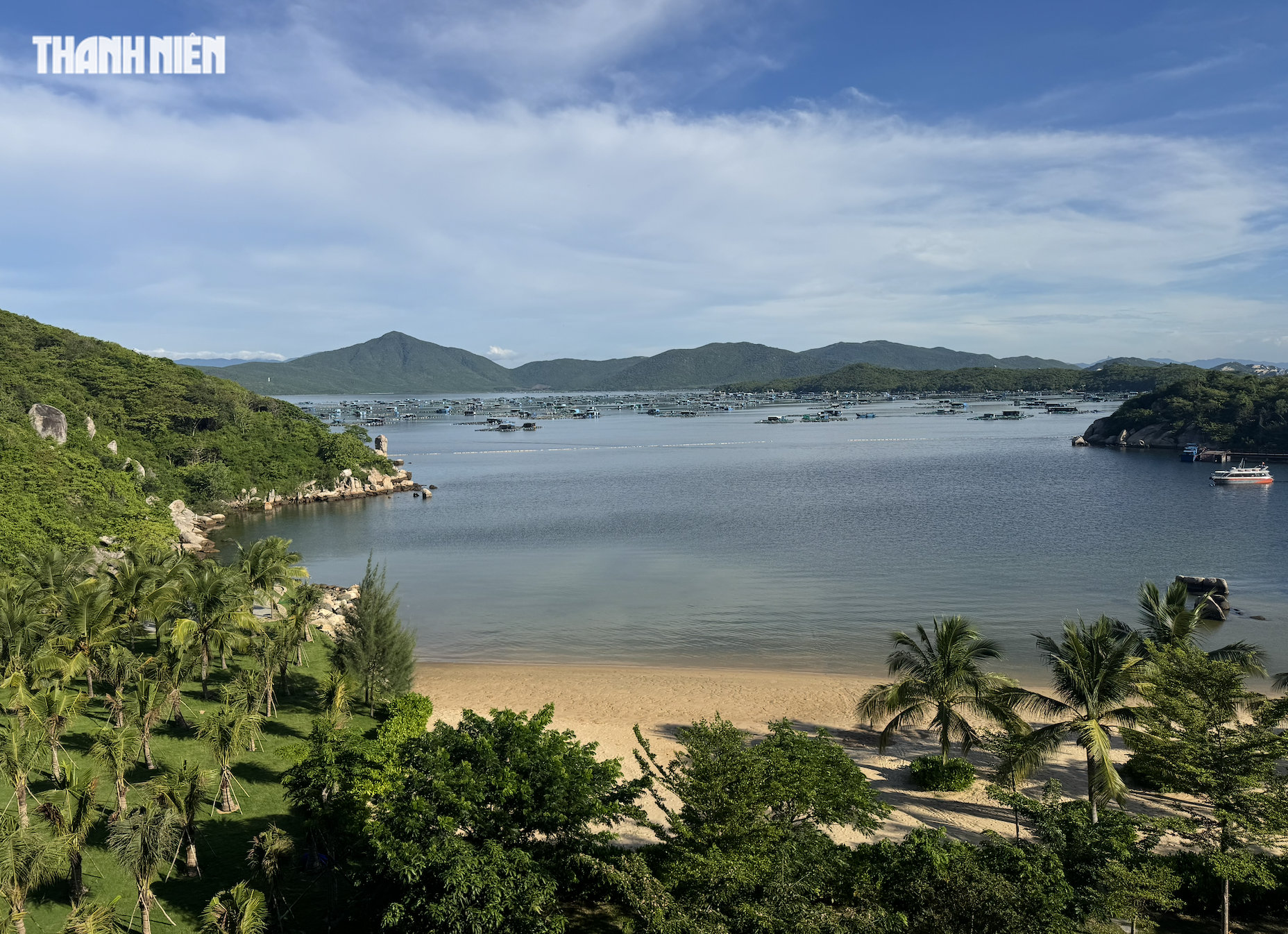 Lần đầu nghỉ dưỡng ở bán đảo 650 triệu đồng/đêm tại Vịnh Vân Phong - Ảnh 1.