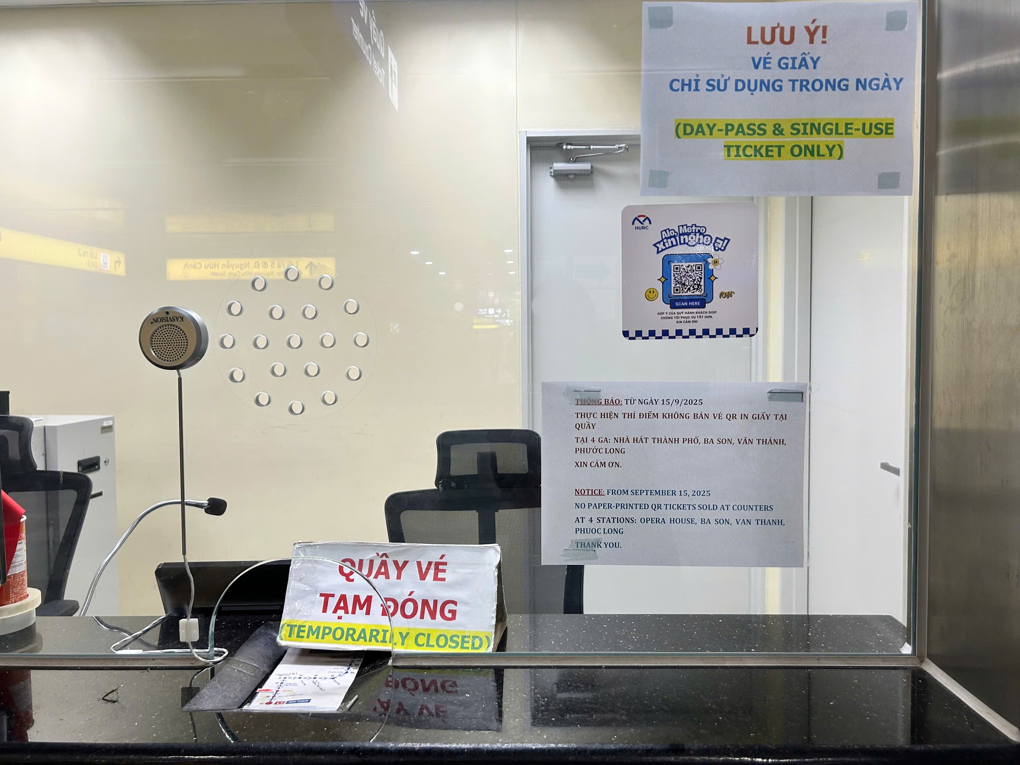 Metro ngưng bán vé giấy: Người hào hứng vì không còn chờ lâu như trước- Ảnh 1.