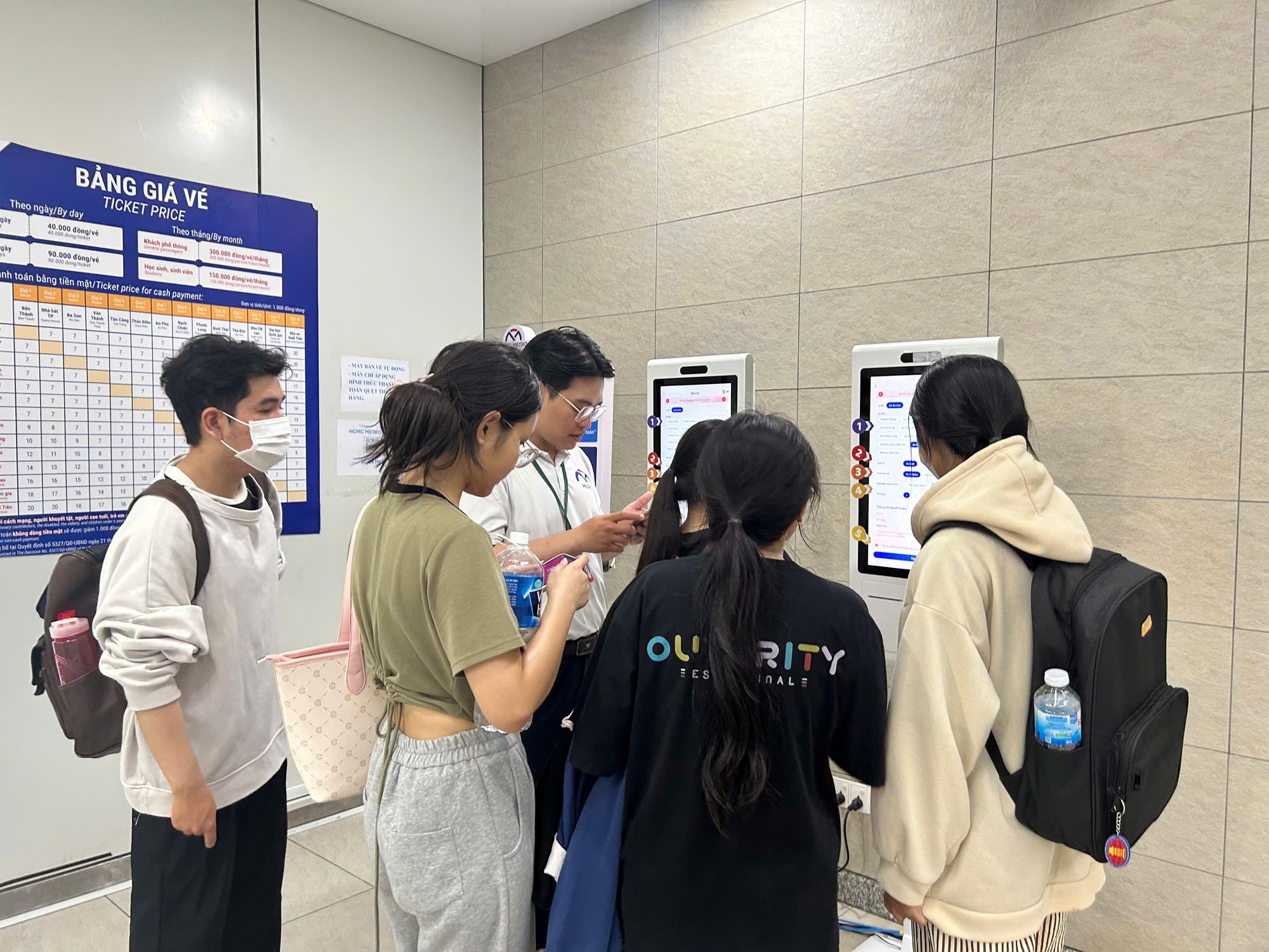 Metro ngưng bán vé giấy: Người hào hứng vì không còn chờ lâu như trước- Ảnh 10.