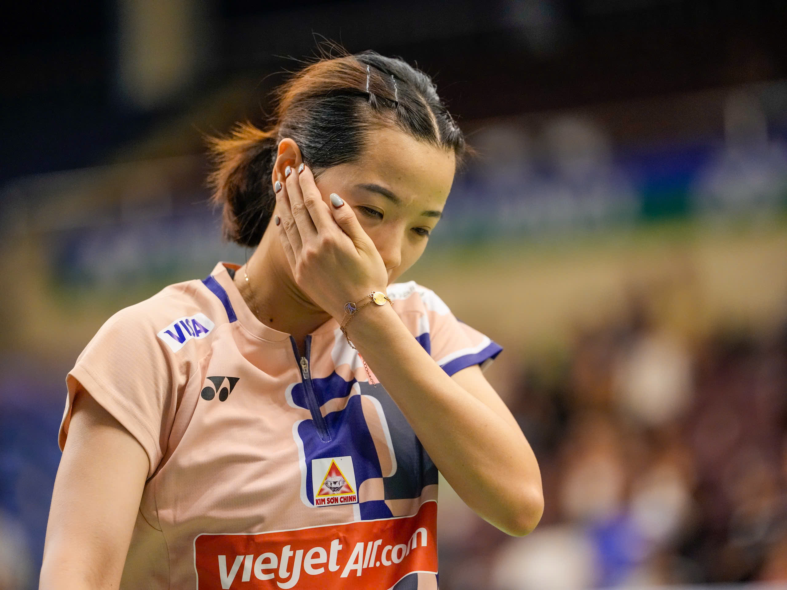 What injury did tennis player Nguyen Thuy Linh have, why was there no coach with her? - Photo 1. Tay vợt Nguyễn Thùy Linh gặp chấn thương gì, vì sao không có HLV đi cùng?- Ảnh 1.