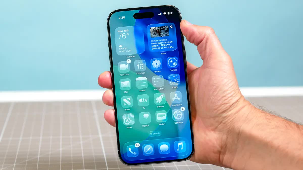 Phản ứng trái chiều của người dùng về giao diện iOS 26 - Ảnh 1.