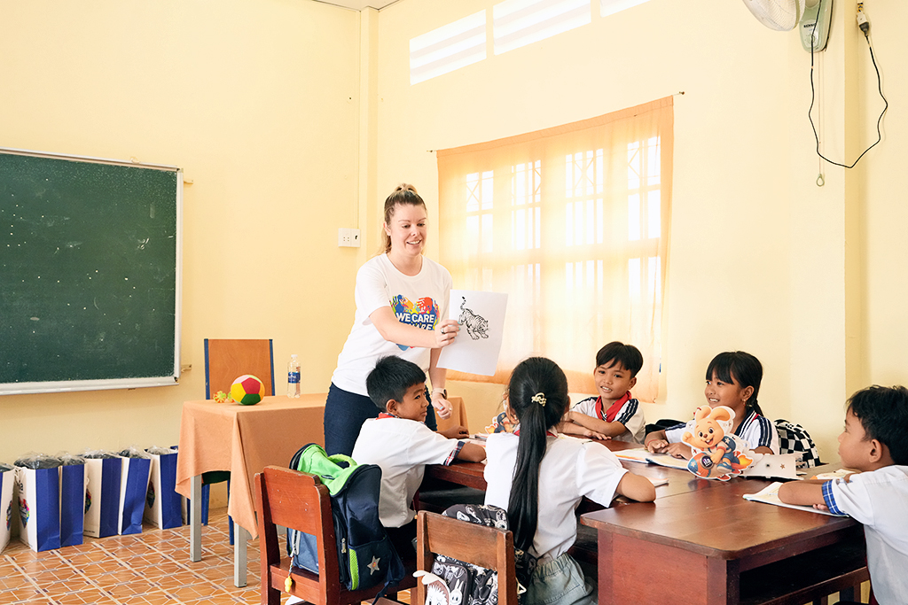 ILA מאירה את עתידם של תלמידי ג'ונג נוי עם שיעורים חדשים - תמונה 5. ILA thắp sáng tương lai học trò Giồng Nổi bằng những lớp học mới - Ảnh 5.