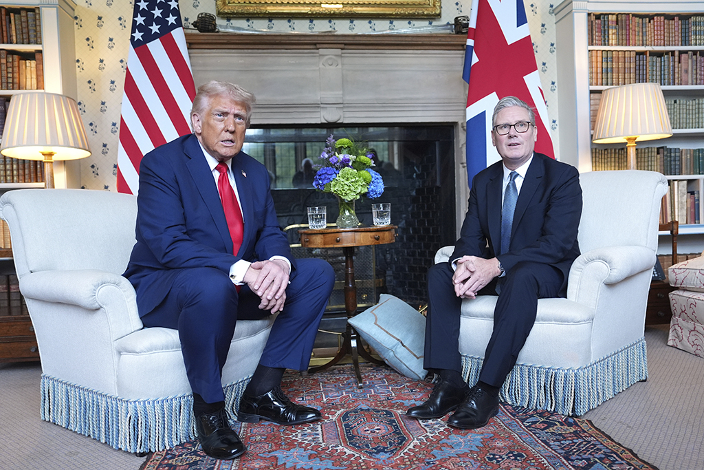 Cột mốc mới trong quan hệ Mỹ Anh: Tổng thống Trump thăm London - Ảnh 1.