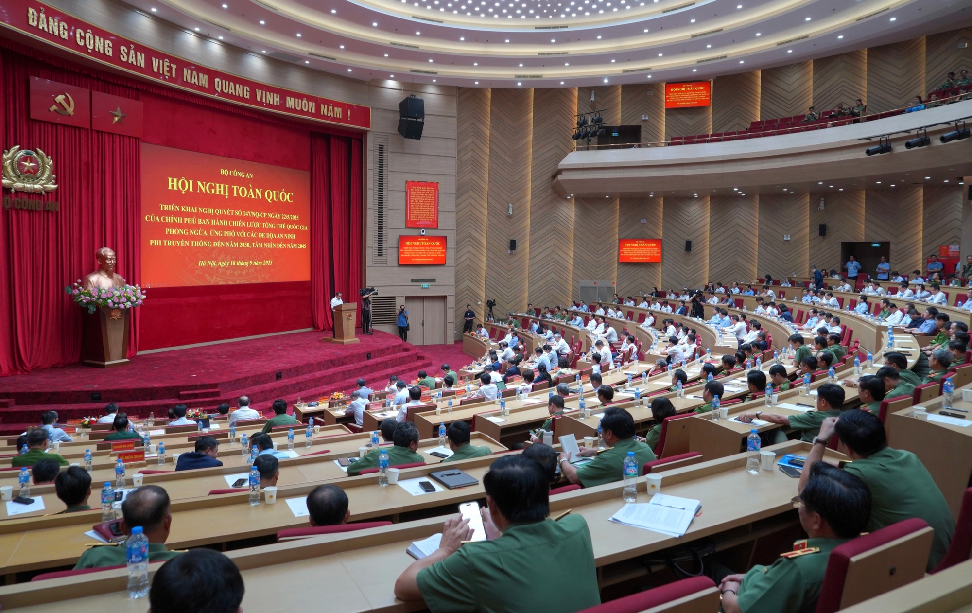 Thủ tướng: An ninh phi truyền thống mang tính toàn diện, toàn cầu - Ảnh 2.