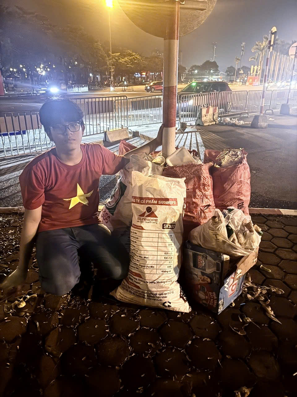 Những nét đẹp vô danh - Ảnh 2.