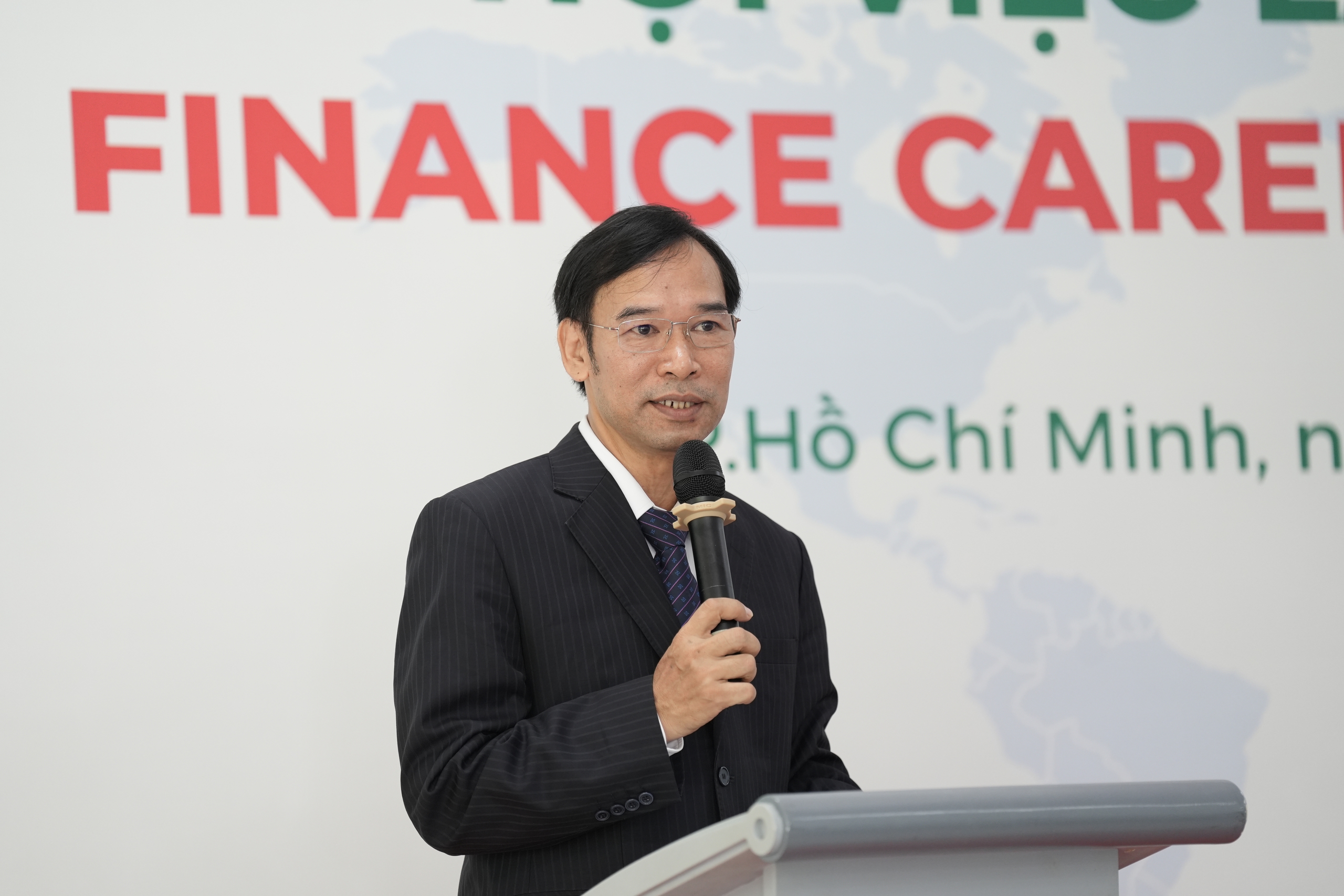 Trường ĐH Tôn Đức Thắng tổ chức ngày hội việc làm lĩnh vực tài chính-ngân hàng  - Ảnh 2.