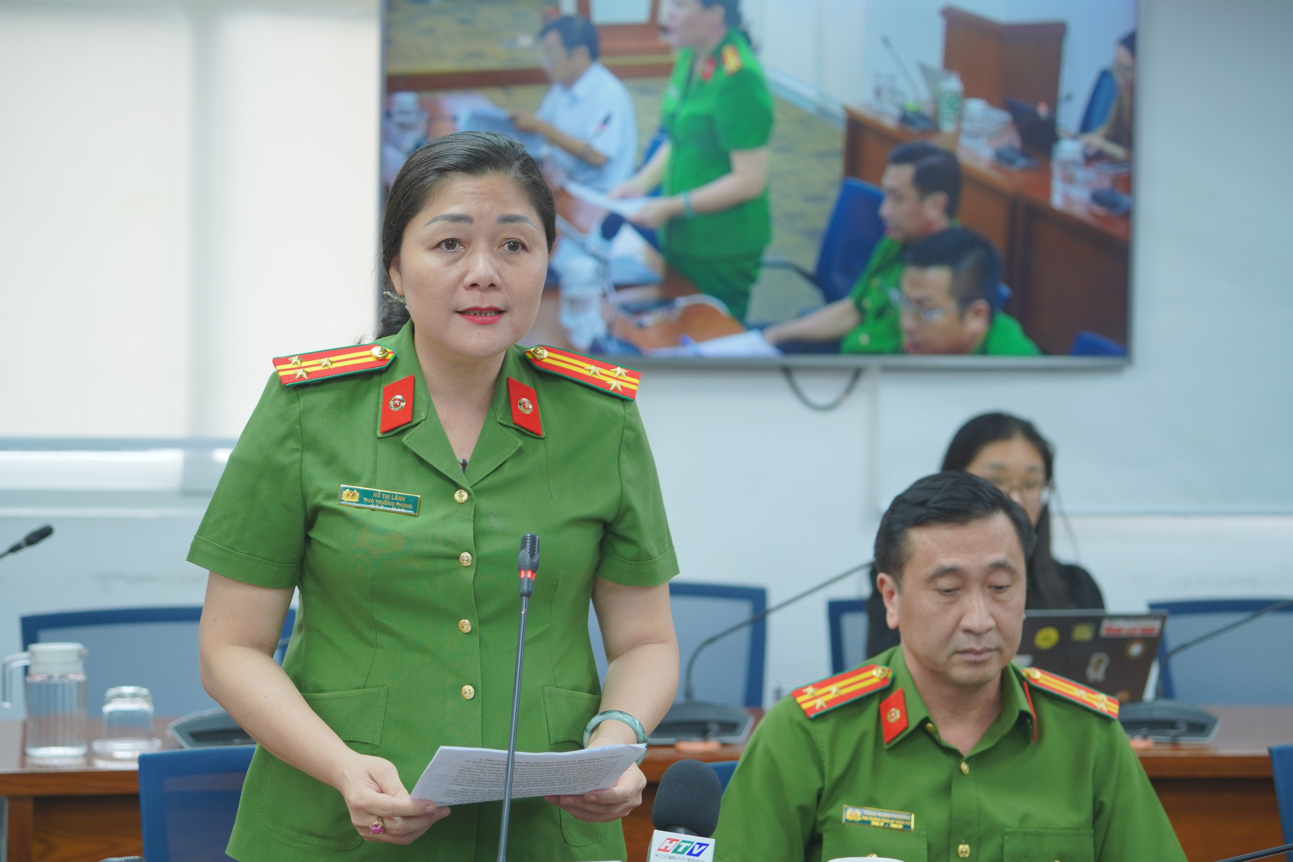 Công an TP.HCM kêu gọi người dân đăng nhập VNeID thường xuyên- Ảnh 1. Công an TP.HCM kêu gọi người dân đăng nhập VNeID thường xuyên- Ảnh 1.