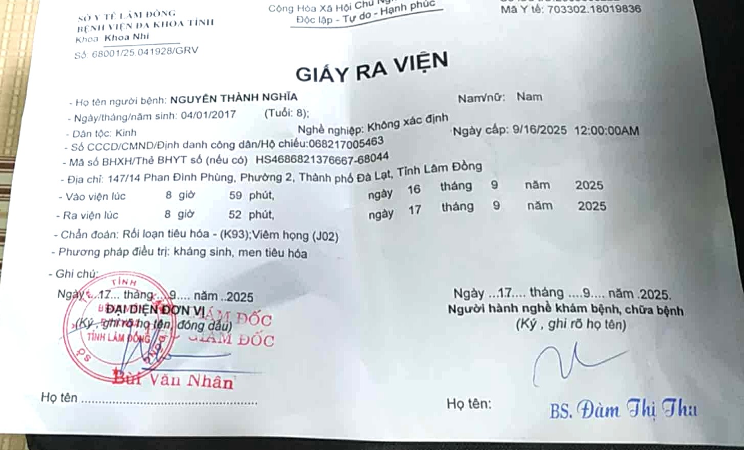 Tilfellet med informasjon om skitten mat på skolene: Foreldrene «stormet» etter å ha hørt rektorens ord – Bilde 10. Vụ thông tin thực phẩm bẩn vào trường học: Nghe hiệu trưởng nói, phụ huynh 'dậy sóng'- Ảnh 10.