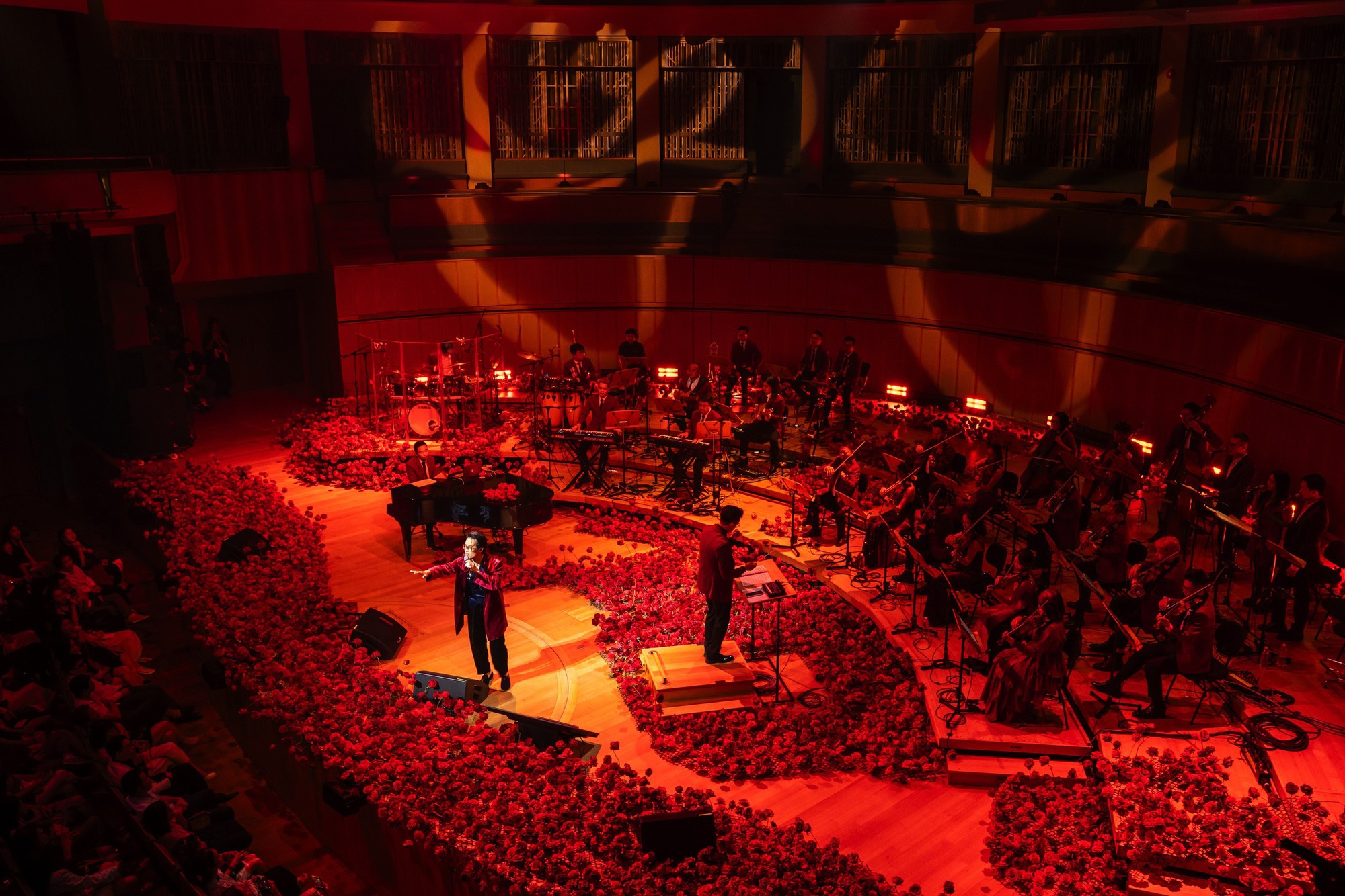 Seniman Vietnam tampil di pentas internasional - Foto 2. Nghệ sĩ Việt mang show ra quốc tế- Ảnh 2.